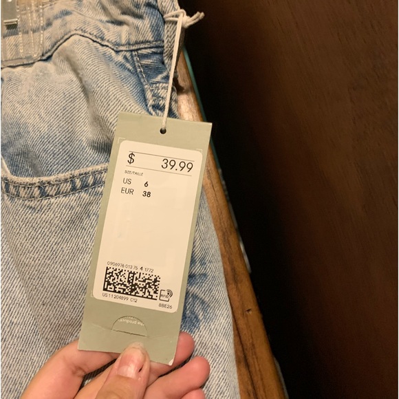 NWT H&M | distressed jeans - Picture 2 of 7